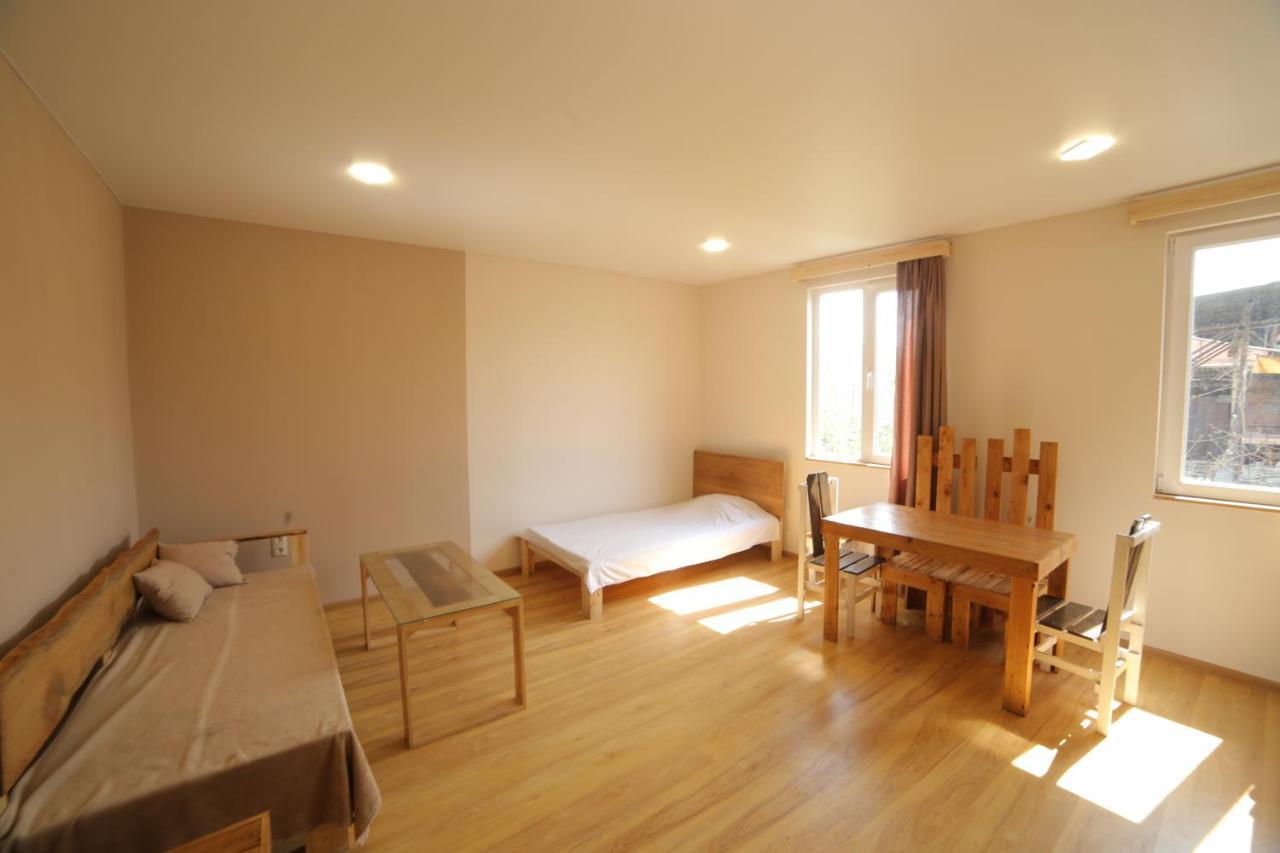 "Stairs"Guest House 예레반 외부 사진