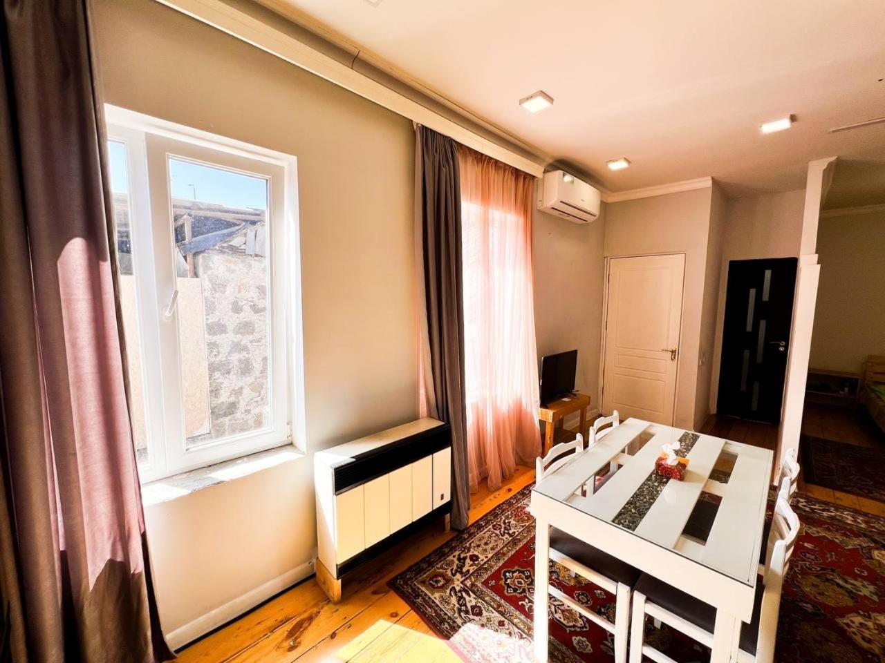 "Stairs"Guest House 예레반 외부 사진