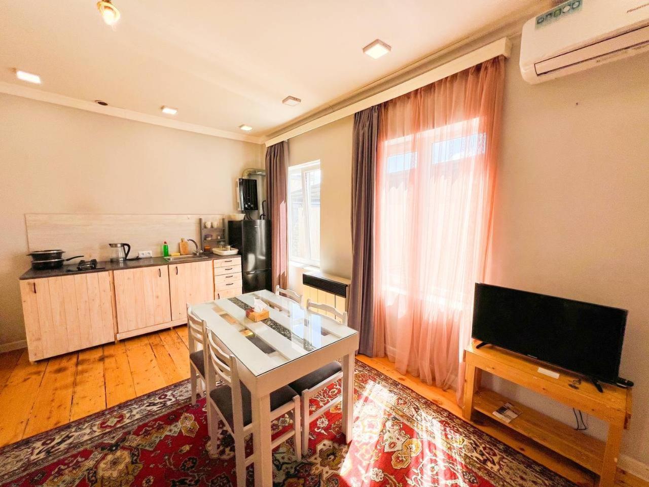 "Stairs"Guest House 예레반 외부 사진
