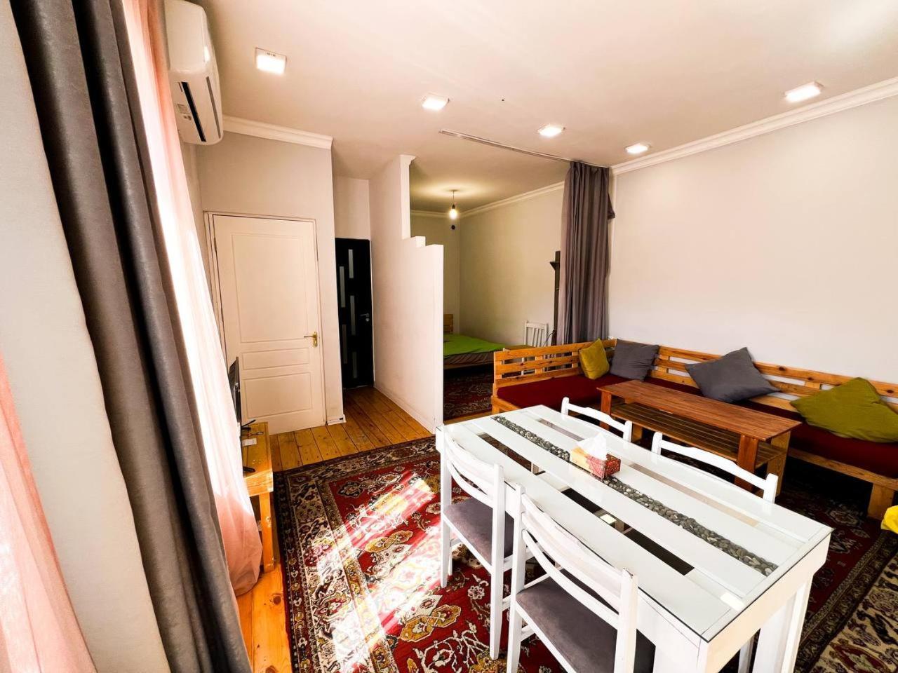 "Stairs"Guest House 예레반 외부 사진
