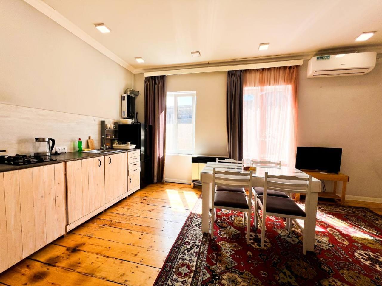 "Stairs"Guest House 예레반 외부 사진